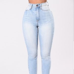 Fashion Nova skinny Jean's